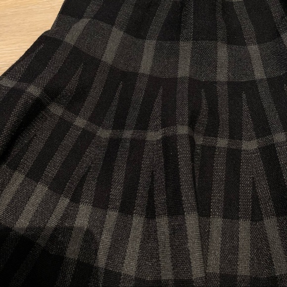 Korean Style Black Skirt - Picture 4 of 4